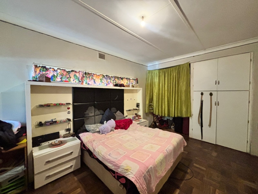6 Bedroom Property for Sale in Songloed North West